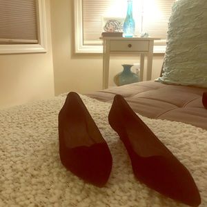 Aerosoles Black Suede Kitten Heels